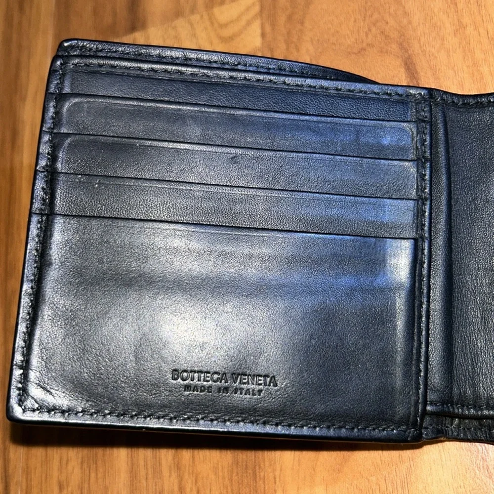 Authentic Bottega Veneta Intrecciato Leather Bifold Wallet